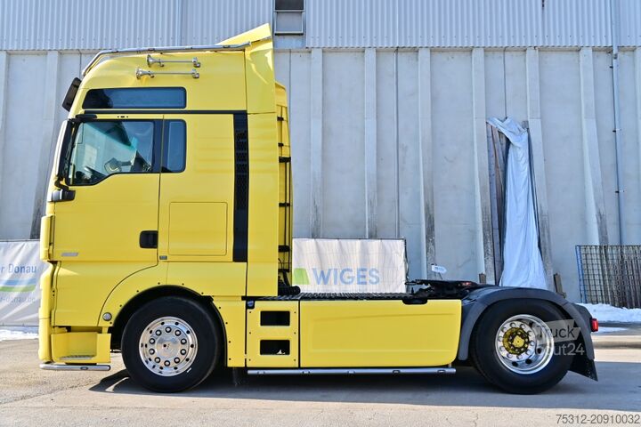 Standart çekici ünitesi MAN TGX18.560  XXL Retarder Alufelgen 2 Betten
