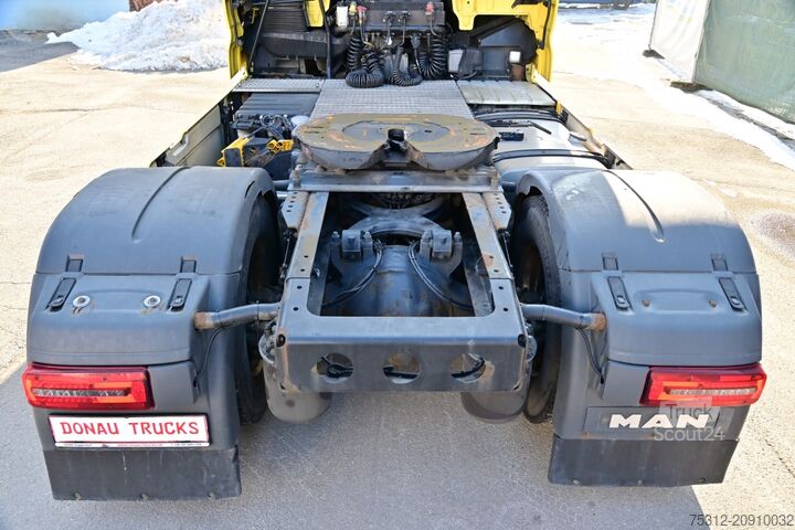 Standart çekici ünitesi MAN TGX18.560  XXL Retarder Alufelgen 2 Betten