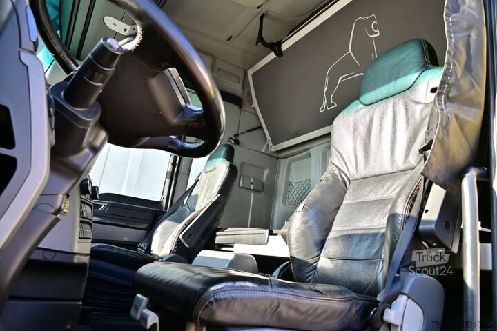 Standart çekici ünitesi MAN TGX18.560  XXL Retarder Alufelgen 2 Betten