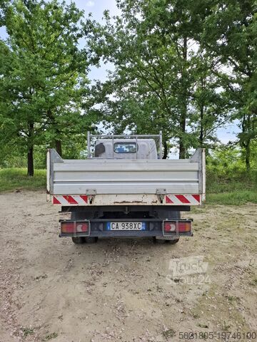 Billenőplatós teherautó Nissan Cabstar