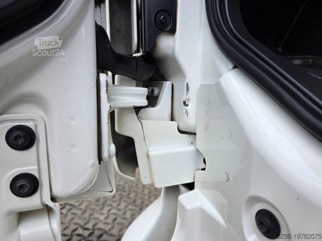 Ciągnik siodłowy typu volume MAN TGX 18.400 4x2 LLS-U / ZF Intarder / Hubkupplung