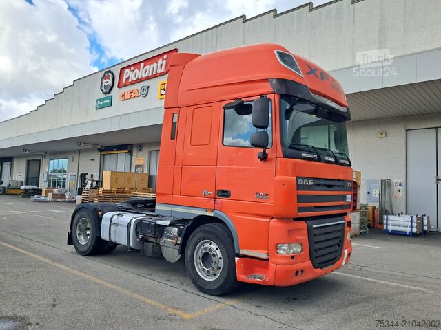 Trattore stradale standard DAF XF 105