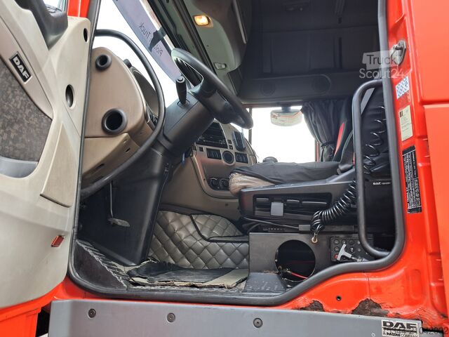 Trattore stradale standard DAF XF 105