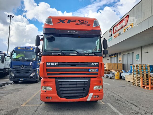 Trattore stradale standard DAF XF 105