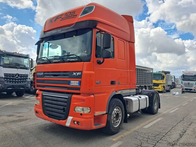 Trattore stradale standard DAF XF 105