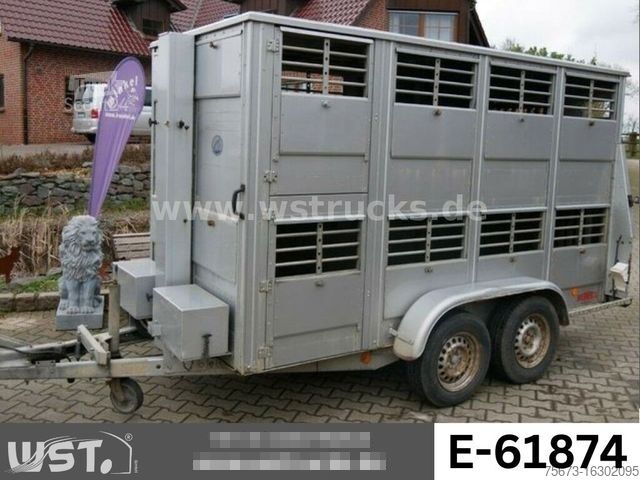 Remolque de transporte de caballos Finkl 2 Stock Doppelstock Viehanhänger