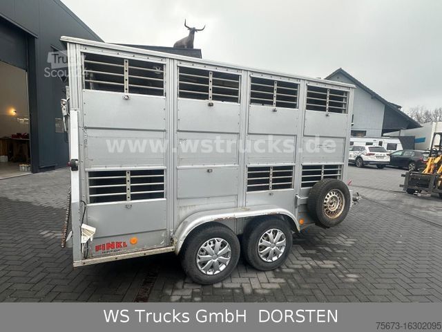 Remolque de transporte de caballos Finkl 2 Stock Doppelstock Viehanhänger
