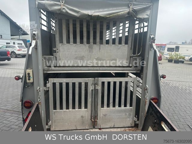 Remolque de transporte de caballos Finkl 2 Stock Doppelstock Viehanhänger