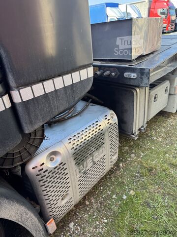 Lowliner tractor unit Iveco stralis 480