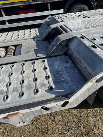 Lowliner tractor unit Iveco stralis 480