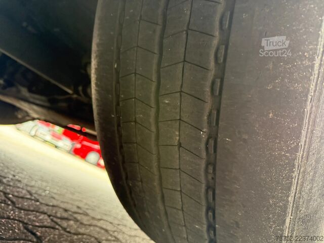 Lastplattform Volvo FM 420 8x2 + Kennis kraan R14-6 214.152KM!