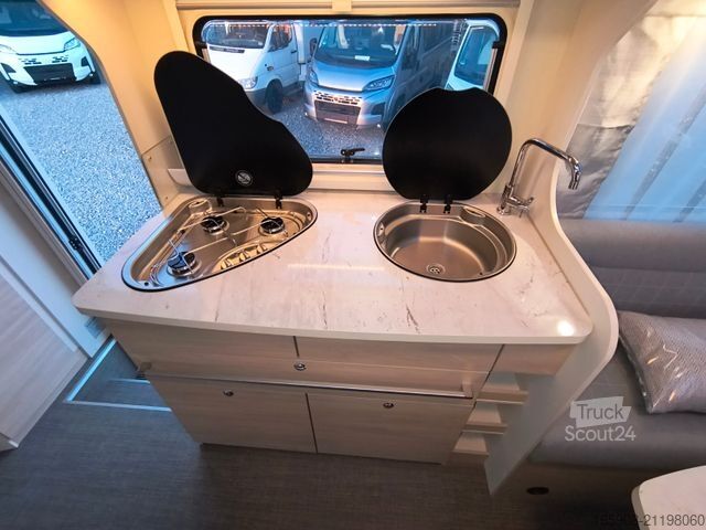 Alkovas kemperis EURAMOBIL Activa One AO 650 HS Solar Autark