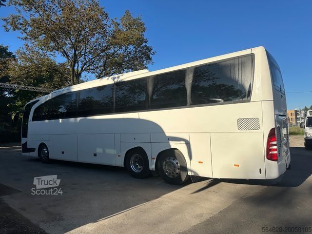 Távolsági autóbusz MERCEDES-BENZ Travego 16 RHD-M