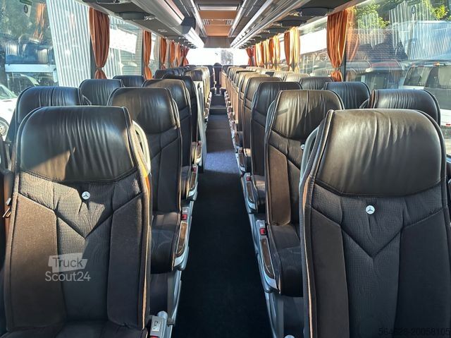 Távolsági autóbusz MERCEDES-BENZ Travego 16 RHD-M