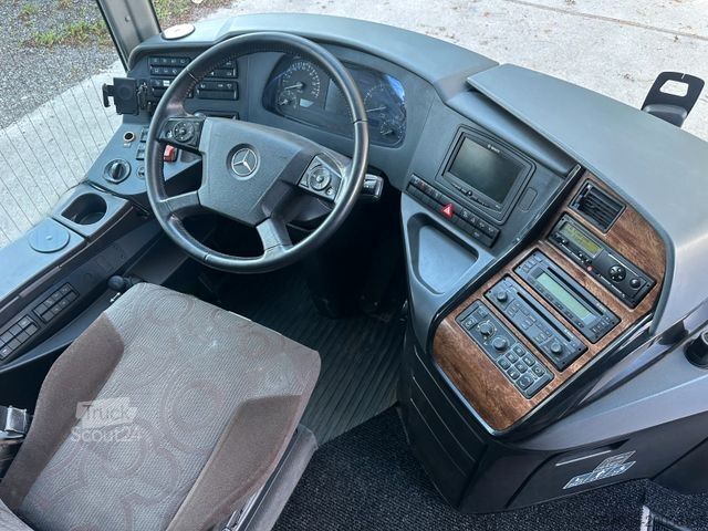 Távolsági autóbusz MERCEDES-BENZ Travego 16 RHD-M