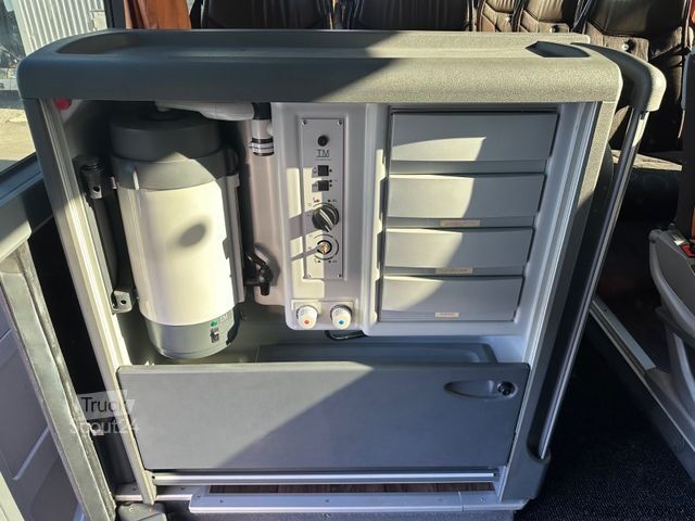 Távolsági autóbusz MERCEDES-BENZ Travego 16 RHD-M