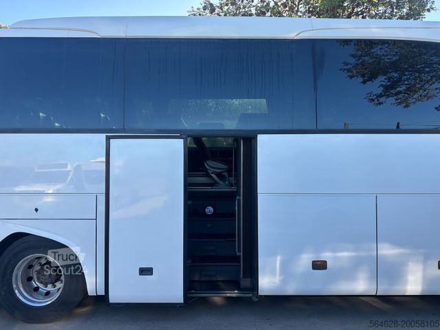 Távolsági autóbusz MERCEDES-BENZ Travego 16 RHD-M