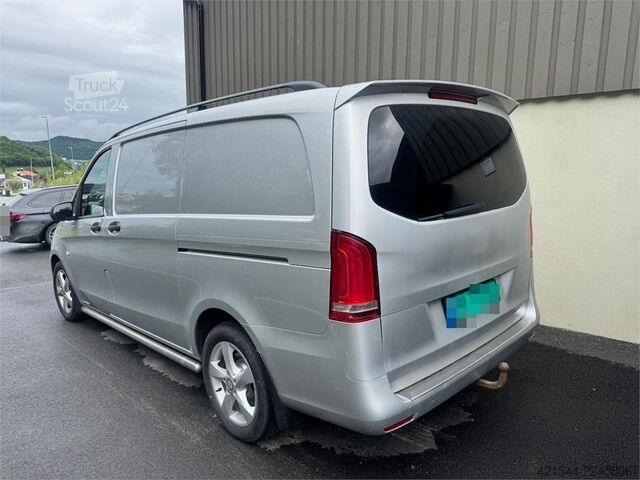 Stationwagen met hoog dak Mercedes-Benz Vito 119 4x4 Van – Two Sets of Tires