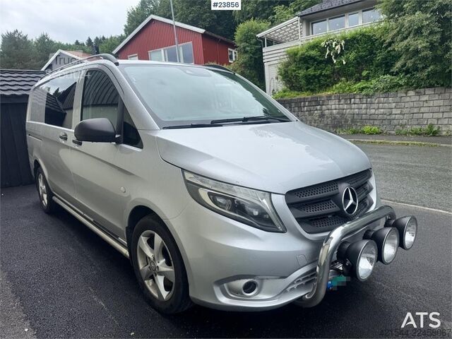 Stationwagen met hoog dak Mercedes-Benz Vito 119 4x4 Van – Two Sets of Tires