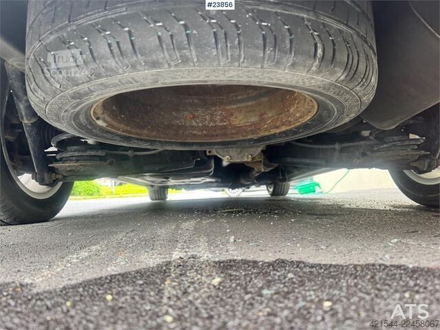 Augsta jumta universālis Mercedes-Benz Vito 119 4x4 Van – Two Sets of Tires