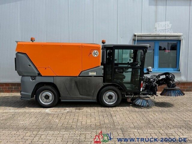 Barredora de calzadas Kärcher Kärcher MC250 3Besen 60Km/h Wasserrecycling Sys.