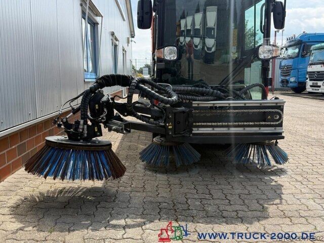 Barredora de calzadas Kärcher Kärcher MC250 3Besen 60Km/h Wasserrecycling Sys.