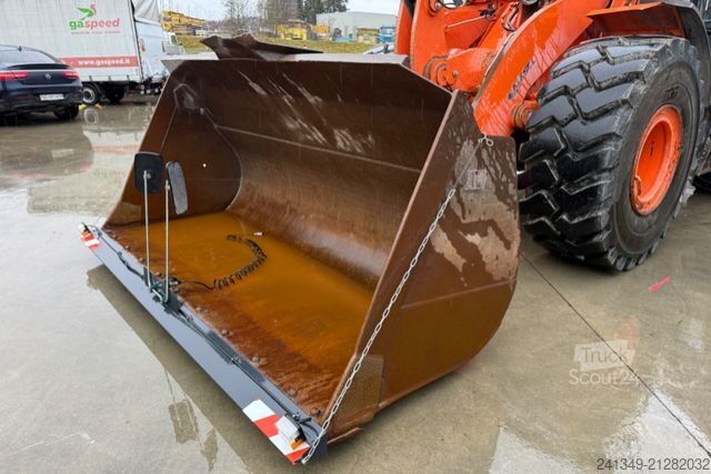 Outro HITACHI ZW220-6