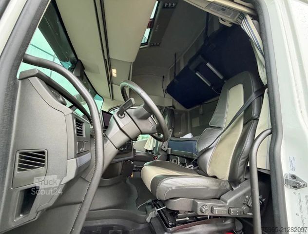 Standard tractor unit VOLVO FH 13.500 RETARDER FULL AIR BOOGIE ONLY 108.500