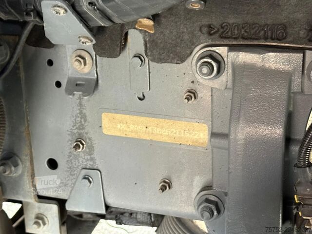 Resväska DAF XF 530 Full Air Side Doors Combi AS-3 Liftas/St...