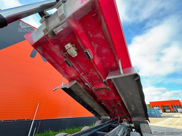  Scania R580 8x4  RETARDER / HYDRAULIC TAILGATE / TIPPE...