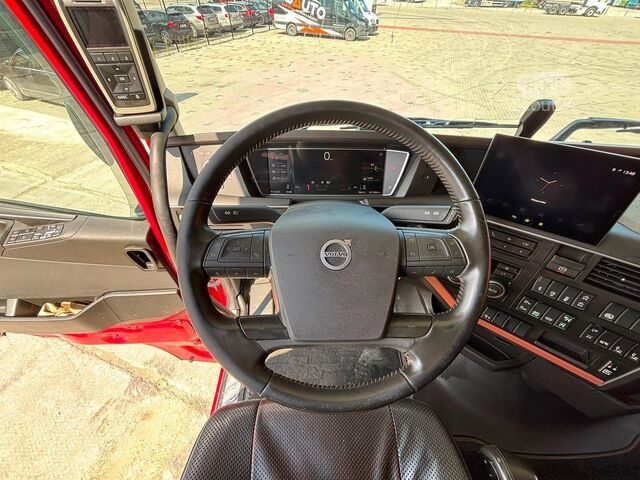 Tomruk taşıyıcı Volvo FH16 650 TANDEM AXLE LIFT / PTO