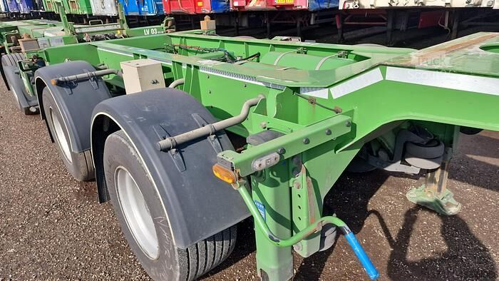 Transport von Containern JTF trailers LZV combination | Galvanised