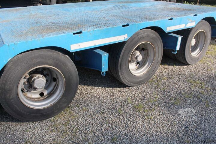 Dieplader oplegger voor het vervoer van bouwmachines deangelis