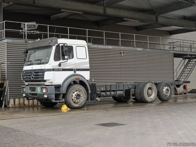 Padrão-SZM Mercedes-Benz SK 2538 V8 6x2 12.000 KM!