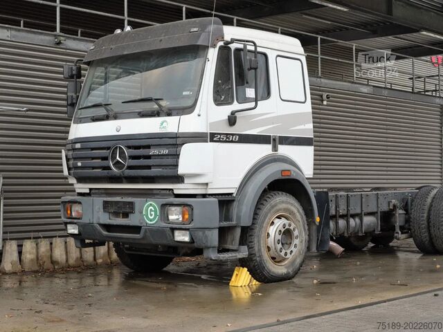 Șasiu cu cabină Mercedes-Benz SK 2538 V8 6x2 12.000 KM!