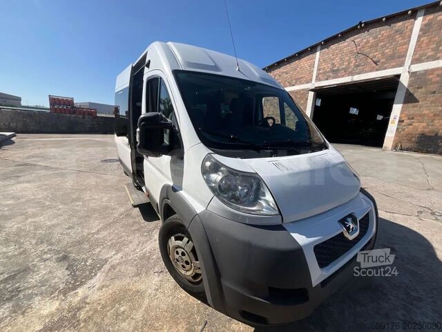 Transport de personnes Peugeot 17P 440 BOXER