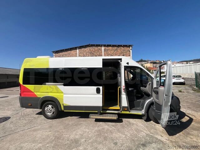 Transport de personnes Peugeot 17P 440 BOXER