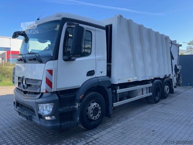 Smetiarske vozidlo Mercedes-Benz 2533 Antos 6x2 Faun Vario 524