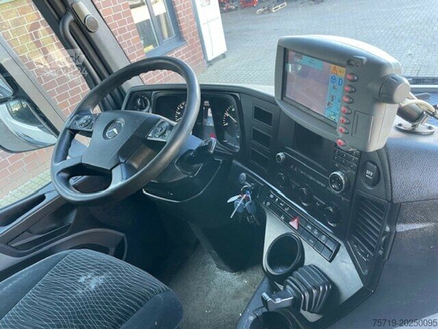 Autospecială de gunoi Mercedes-Benz 2533 Antos 6x2 Faun Vario 524