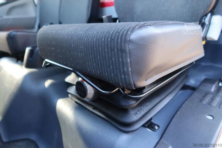 Soğutmalı/dondurulmuş taşıma FUSO Canter Thermoking T 600R Koel/Vries + Laadklep