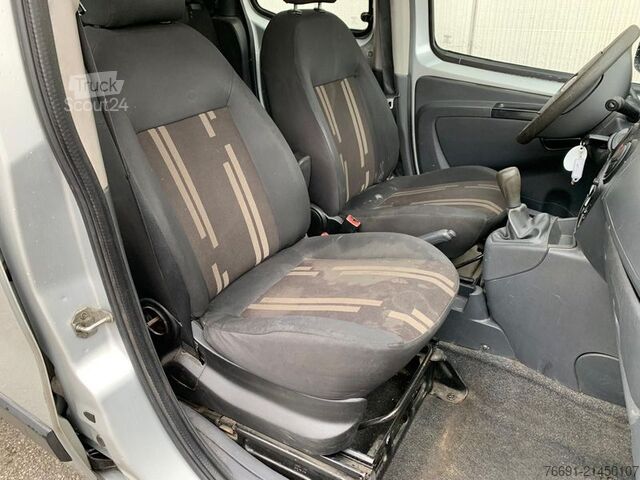 Kompaktno dostavno vozilo FIAT Fiorino Combi 4 posti - Autocarro -