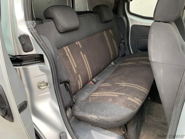 Kompaktno dostavno vozilo FIAT Fiorino Combi 4 posti - Autocarro -