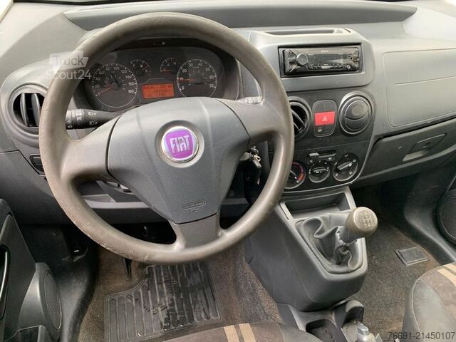 Kompaktno dostavno vozilo FIAT Fiorino Combi 4 posti - Autocarro -