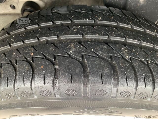 Kompaktno dostavno vozilo FIAT Fiorino Combi 4 posti - Autocarro -