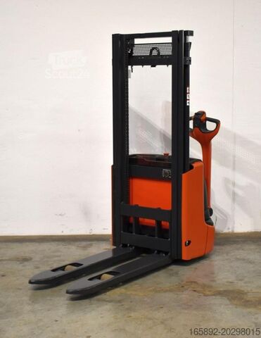 Handmatige stapelaar Linde L 12 1172