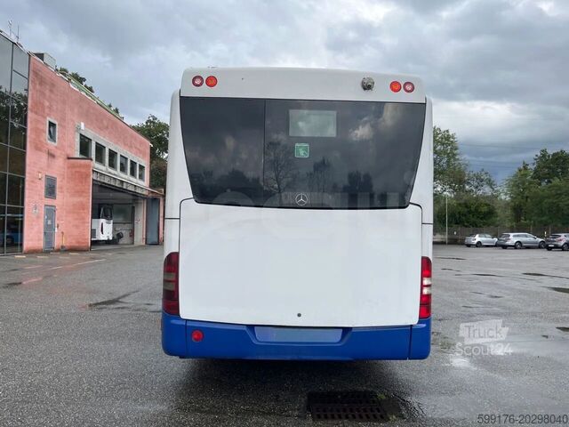 Autocarro articulado Mercedes-Benz Conecto