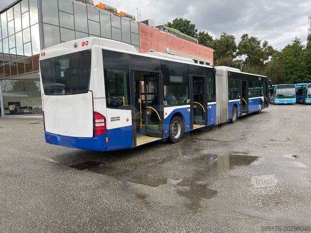 Autocarro articulado Mercedes-Benz Conecto