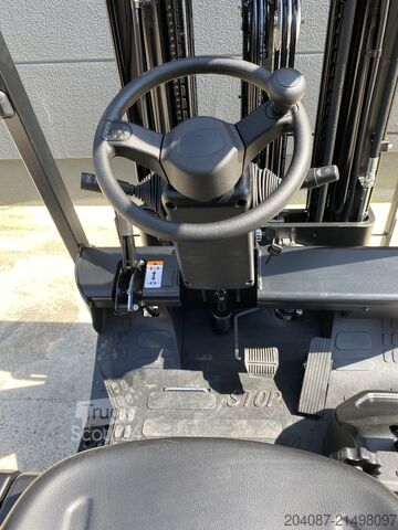 Lithium-ion heftruck Triplex 4800 mm EP Equipment CPD15TVL