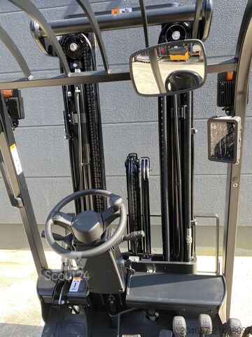 Lithium-ion heftruck Triplex 4800 mm EP Equipment CPD15TVL