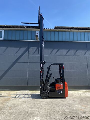 Lithium-ion heftruck Triplex 4800 mm EP Equipment CPD15TVL